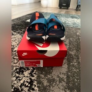 Authentic NIKE FLEX ADVANCE SE (PS)